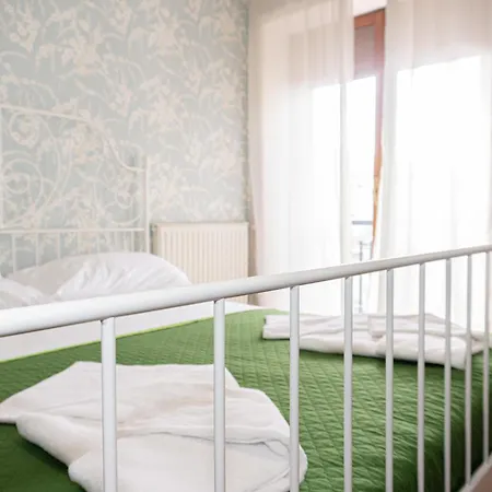 A.i.r. 2 Bed & Breakfast *