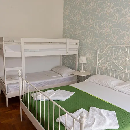 A.i.r. 2 Bed & Breakfast *